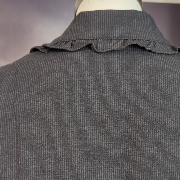 Le Chateau Charcoal Ruffled Blazer - Picture 7 of 11